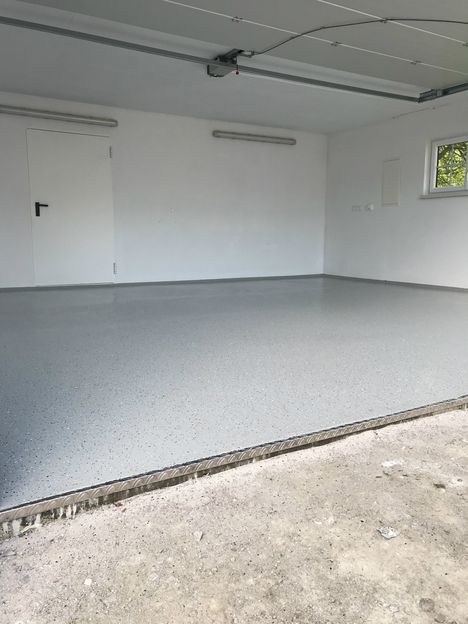 Sie sind unzufrieden mit ihrem Boden?
Wollen Sie eine neue qualitative Bodenbeschichtung?
Egal ob Wohnraum, Keller oder Garage, 