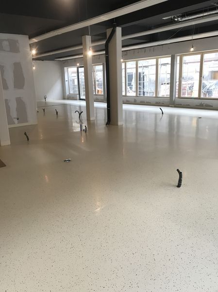 
Stanz.

Bodenbeschichtung ca 400m²