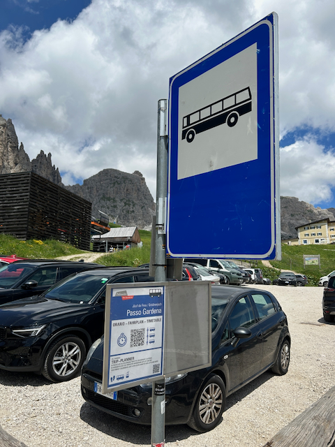 Bushaltesteller, Grödner Joch