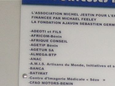 A Cotonou, Hopital L'HOMEL, avec les Présidente et Vice Présidente du club INNER WHEEL local