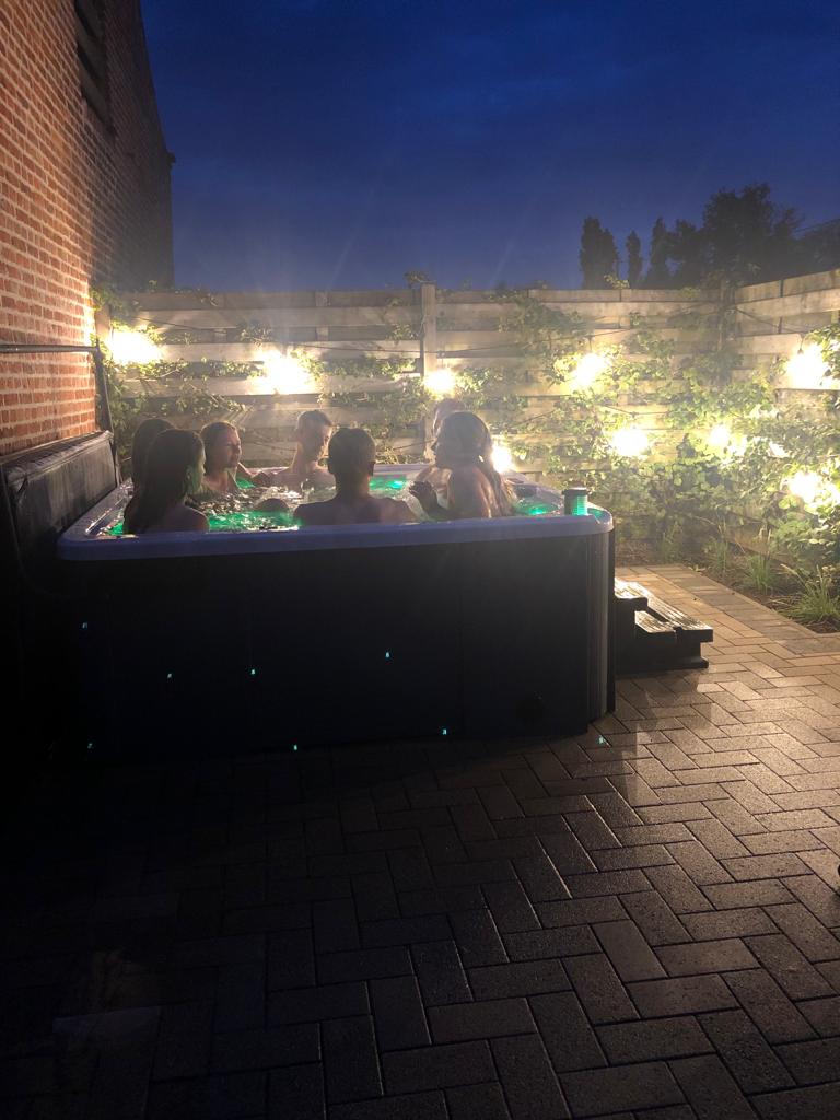 f1e05595-831a-4a4f-8286-0efbd91db7b9