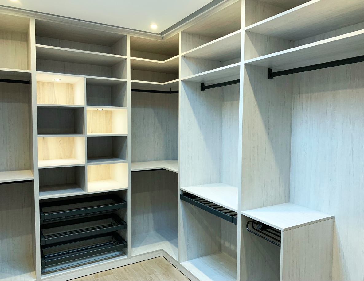 Lebrija, vestidores de diseño, fabricación de muebles a medida.