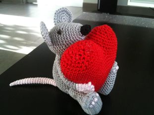 Muis met hart (haken)
