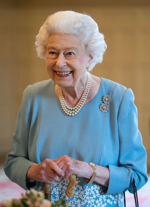 Queen Elizabeth Under Close Observation After Prince Charles Tests Pos