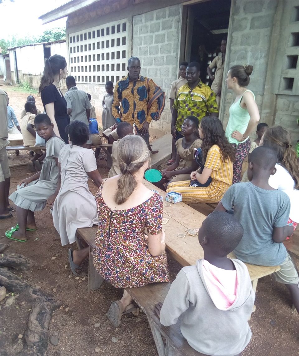 Visite de Monsieur le Chef d'Inspection de Kloto-Ouest à l'école des enfants à déficience auditive de Kpalime