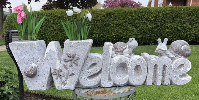 Spring & Summer Greetings from Applewood residents!