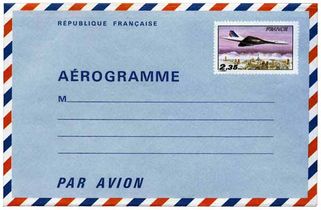 Concorde survolant Paris
