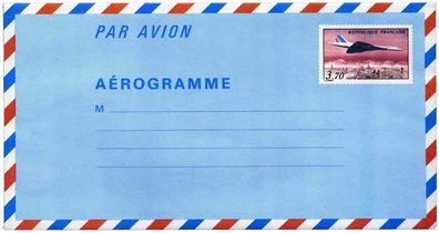 Avion concorde survolant Paris
