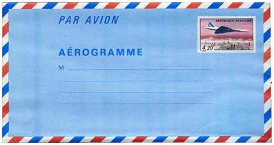 Avion Concorde survolant Paris