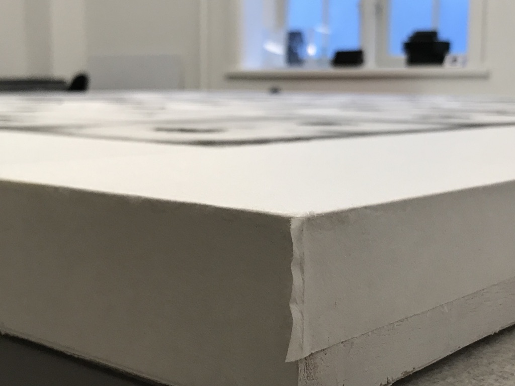 Montering af stor formats kunst, Papirkonservator.dk