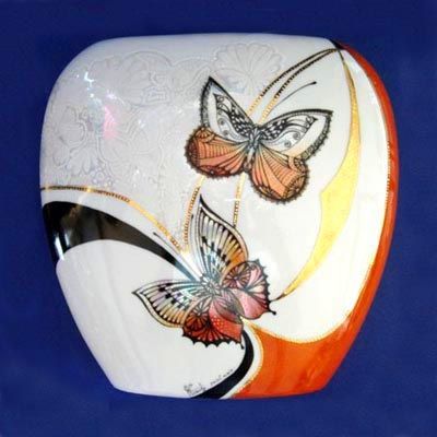 Vase 23,5 sur 25cm, travail du lustre, à la plume et incrustation en or.
©  Vivianne Hardy