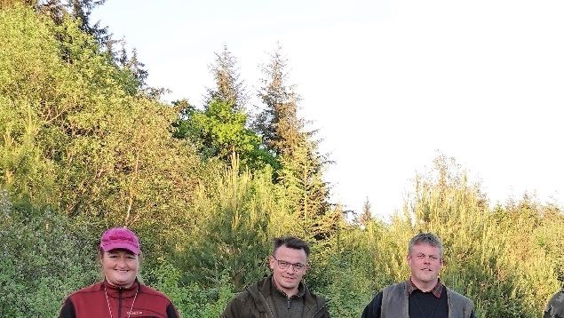 9 ud af 22 hunde kom gennem nåleøjet
