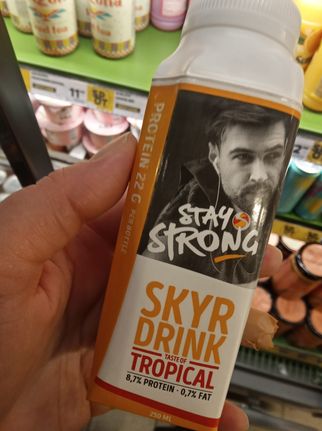 Stay strong drikkeskyr med tropisk frugt indeholder Aspartam
