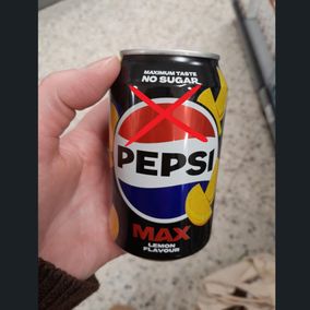 Pepsi Max lemon sukkerfri sodavand indeholder aspartam