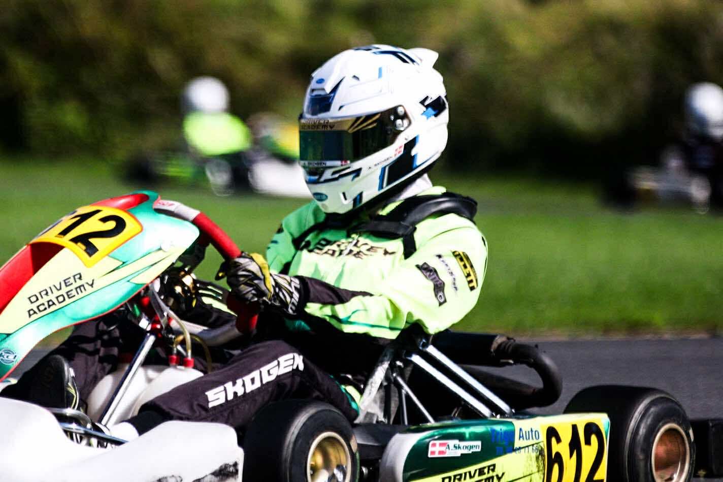 63302c10fcd9f8531d66415e41a8e237