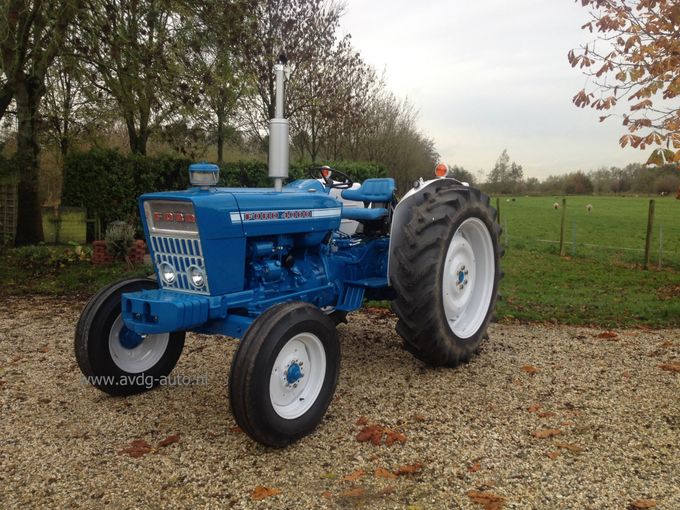 Nr:27 Ford 4000...Mooi...