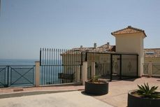 Entrance, car port