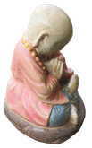 Praying Monk in cement, Size H10, L8, W7 cm. Price Exwork 26.000 IDR. Price FOB 1,90 usd excl packing, art. code: CP122. Right side