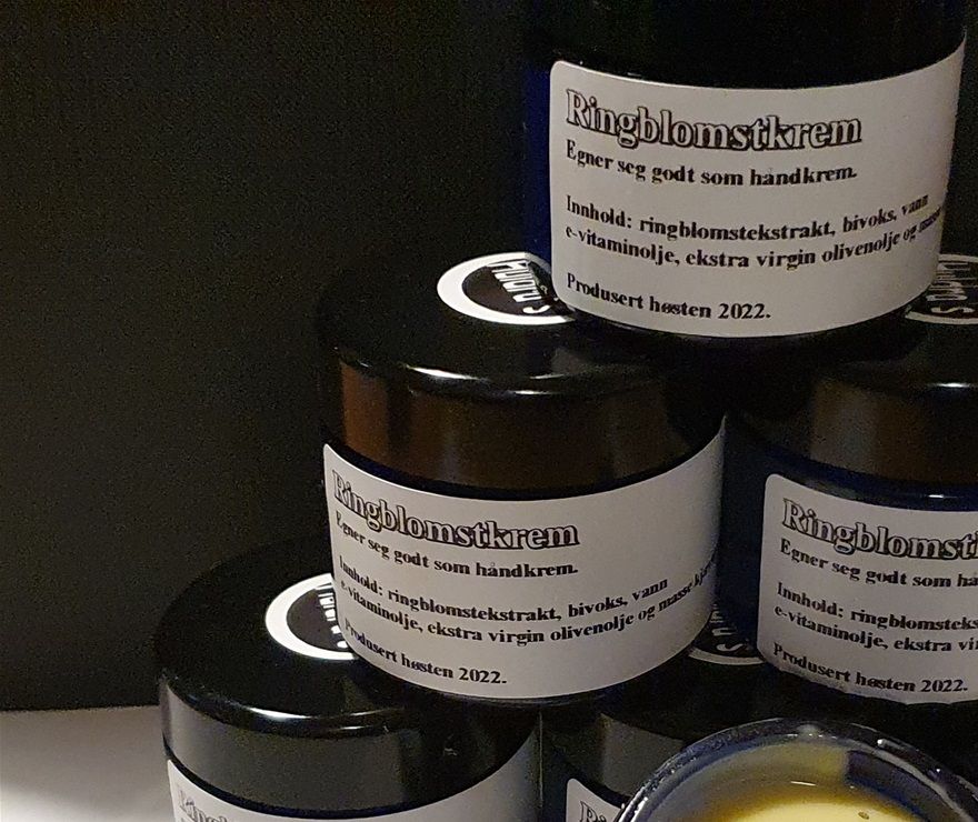 Ringblomstkrem ca 50ml. kr. 100,-pr. krukke