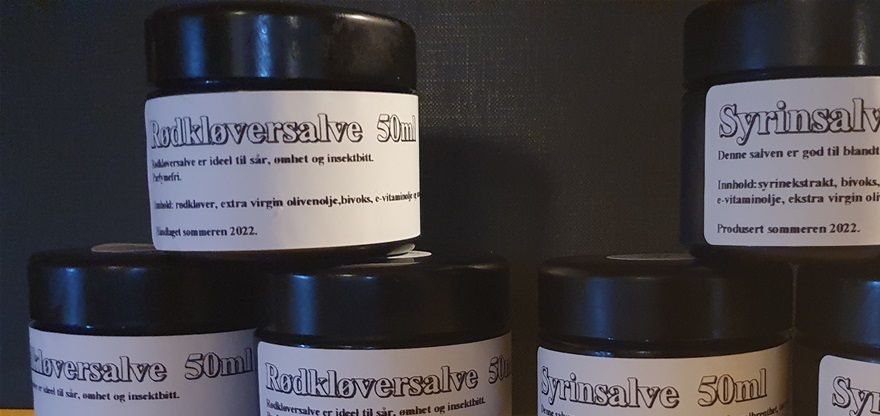 Rødkløversalve og Syrinsalve ca 50ml kr. 100,- pr.krukke