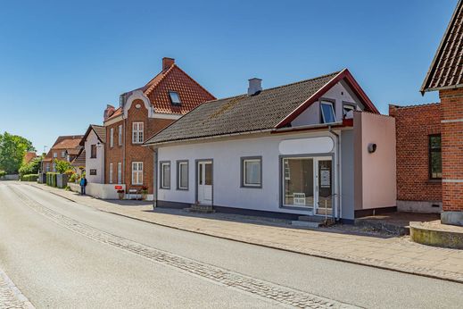 S040-044 Græsted Hovedgade 34-30, Græsted