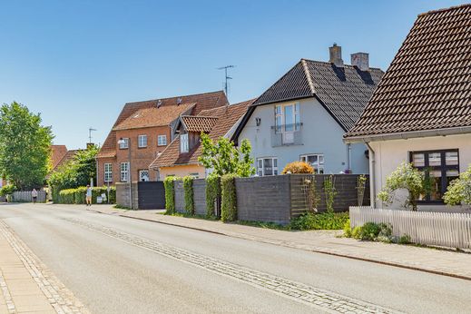 S040-045 Græsted Hovedgade 42-38, Græsted