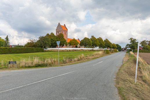 S069-001 Løgelandsvej 1, Valby kirke, Valby
