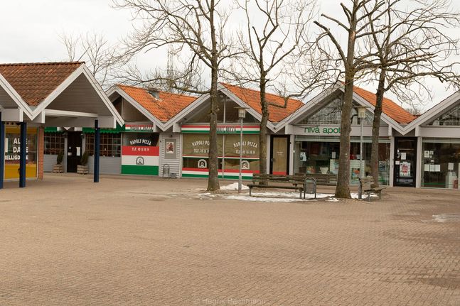 F2311-035 Nivå Center 70-72