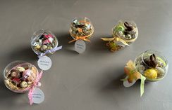 Glaskugel mit Osterhasen