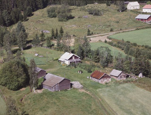 Dahler 34/34. Bergesidevegen 608. Foto: Widerøe AS på 1960-tallet.