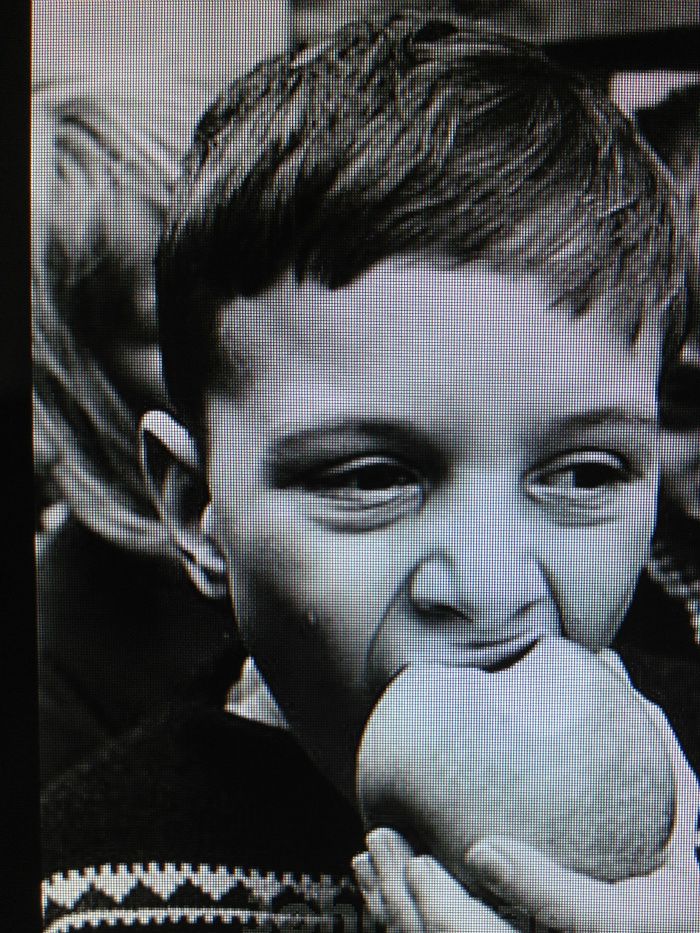 Frugtuddeling  november 1964
Hvem er denne sunde dreng ?
BEMÆRK, DE ER COPYRIGHT PÅ DETTE FOTO