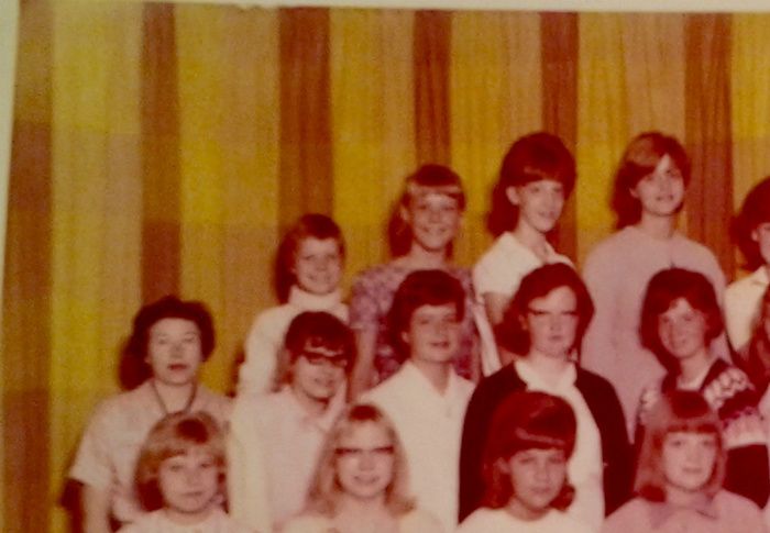 årg.1957
Tak til Merete Rasmussen(Nielsen) medsender klassebillede fra 8. Klasse, det er nok fra 1964/65
Øverste række fra venstre: Vivian, Susanne Hald, Monica, Irene, Ingbritt, Birte, Marianne Jensen, 
2. Række: frk. Winther, Judy, Vibeke, Jytte, Merete (mig), Susanne Kromann, Susanne ?, Hanne Sclecther, Hanne Petersen.
Nederste række: Wivi, Maybritt, Jette, Anne, Lise, Laila og Marietta.