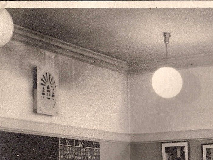 årgang 1953. foto fra februar 1956 klassen er 3. d. tak til Tove Cardell for foto modtaget 12.2.2019.  NAVNE...hjælp ??