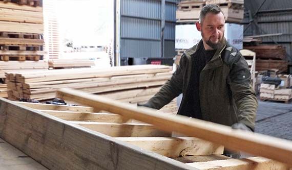 Vælg Bjergly Palleindustri til fremstilling af paller, kasser og bukke på mål
