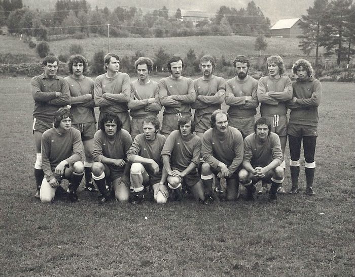Bak: Sigmund Rekdal, Evald Pickert, Inge Rekdal, Edmar Bjerkevoll, Geir Løvbugt, Reidar Ellingseter, Oddbjørn Bergheim, Jan Kr. Liabø, Knut Bergheim. Foran: Kjartan Rekdal, Karsten Fiksdal. Rolf Gjelstenli, Helge Bjerkevoll, Nils E Årnes, Einar Pickert.