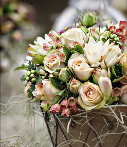 sart-lyseroed-buket_blomster-inspiration_1