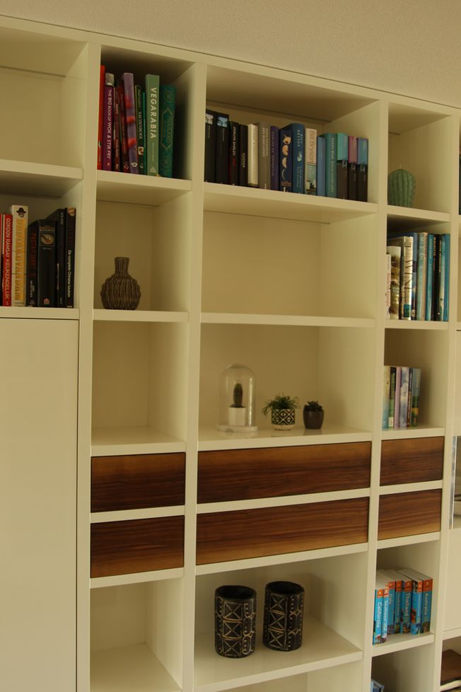 Bücherschrank-nach-maß