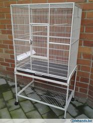 Metalen Vogelkooi , vogeliere op onderstel prijs 210 Euro