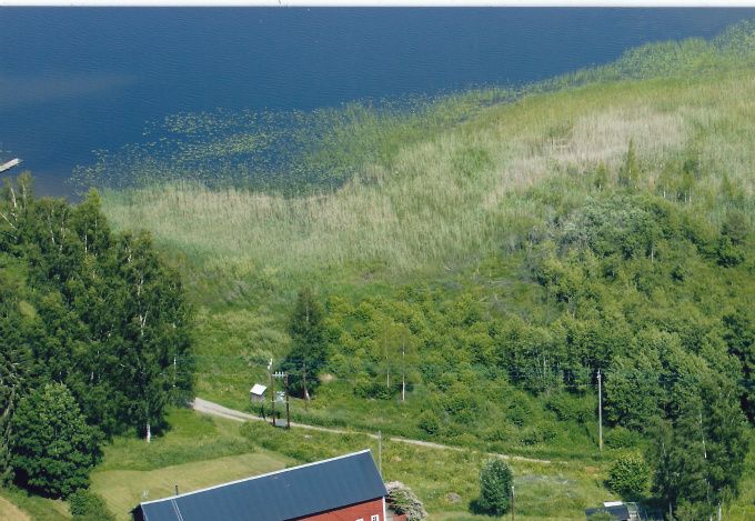 Här bor jag nu på min farfars gamla bondgård.