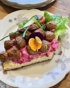 Köttbullesmörgås