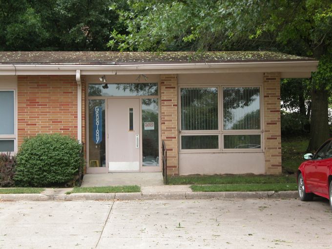 The 1997 addition to the Eckels Memorial Library in Oakland, Iowa houses the Floyd Caughell Genealogy Room.