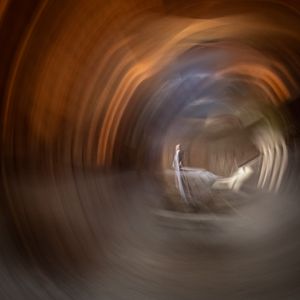 Kvinde i tunnelsyn