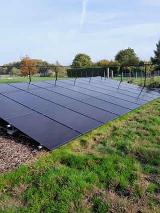 schoonmaken zonnepanelen tuininstallatie