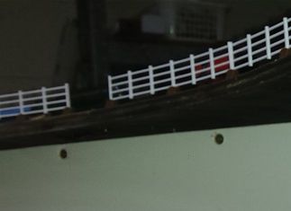Pollen 2 wagon set carrying a Girder