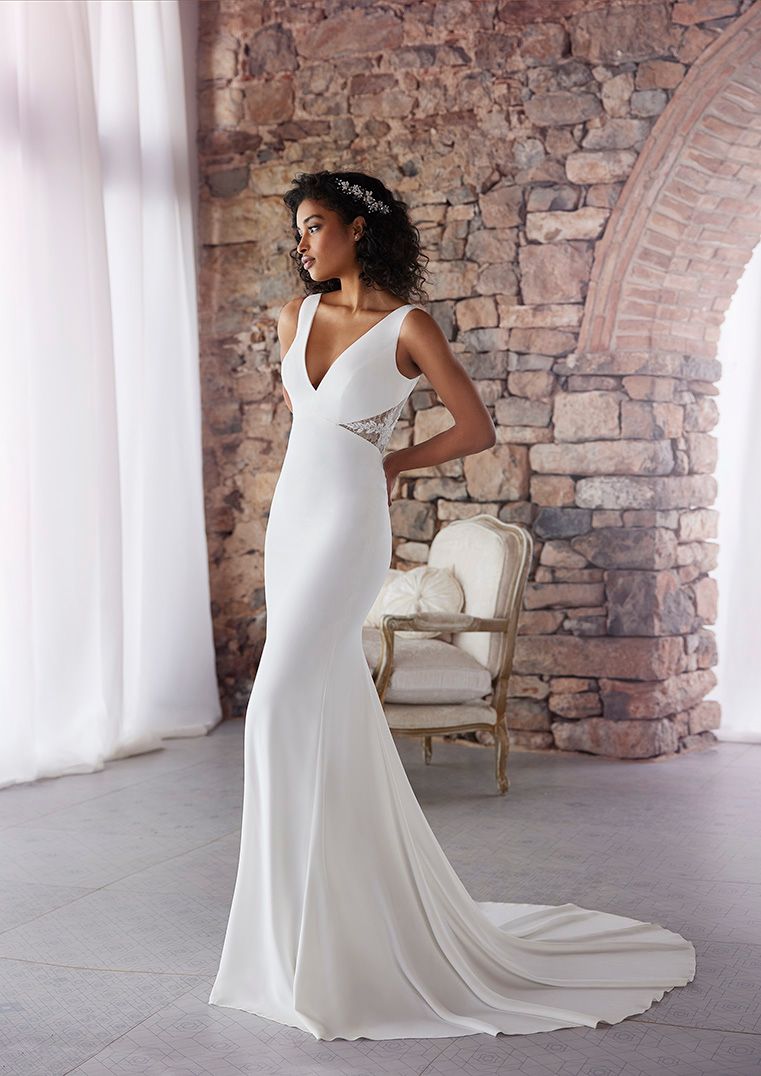 Robe de mariée avec décolleté en V coupe sirène
