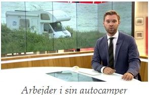 arbejder i sin autocamper