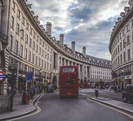 Ett nystartat oljebolag på Regent Street. Hyran måste ha varit svindyr.