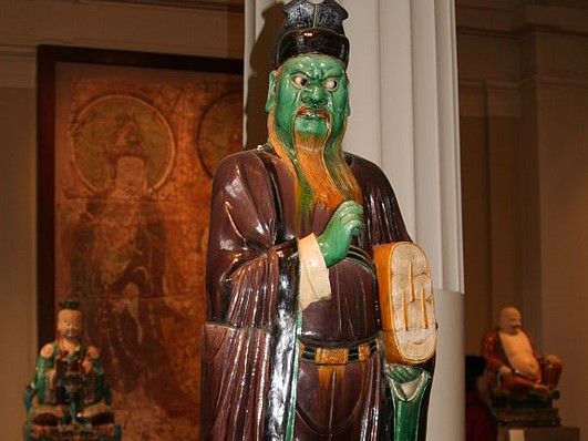 Matisse hämtade inspiration från muséernas asiatiska salar, eftersom H. C. Andersens saga om näktergalen utspelade sig runt en kejsare i Kina.