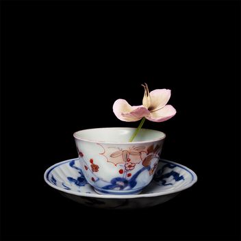 Cara-Louwman-Collecting-Memories-14-cup-and-saucer