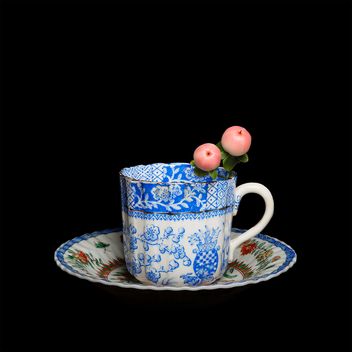 Cara-Louwman-Collecting-Memories-15-cup-and-saucer